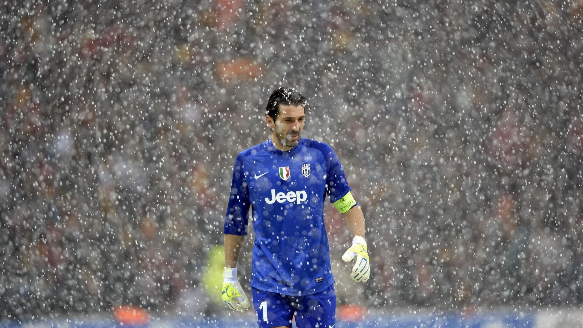 “意甲争冠大戏:几大豪门逐鹿难分胜负”,意甲传统三大豪门